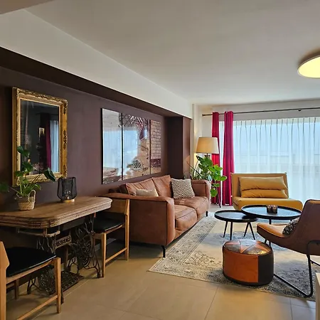 You, Me And The Sea - Seaview Groundfloor