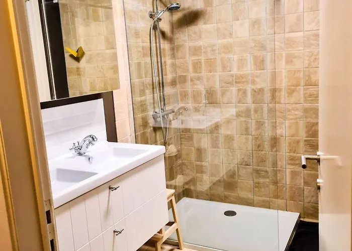 You, Me And The Sea - Seaview Groundfloor